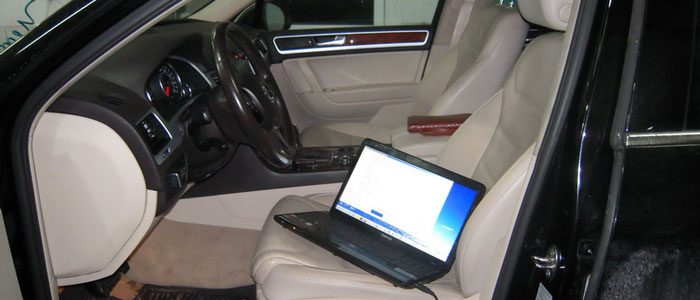 Комп'ютерна діагностика автомобіля через OBD-розем за допомогою ноутбука